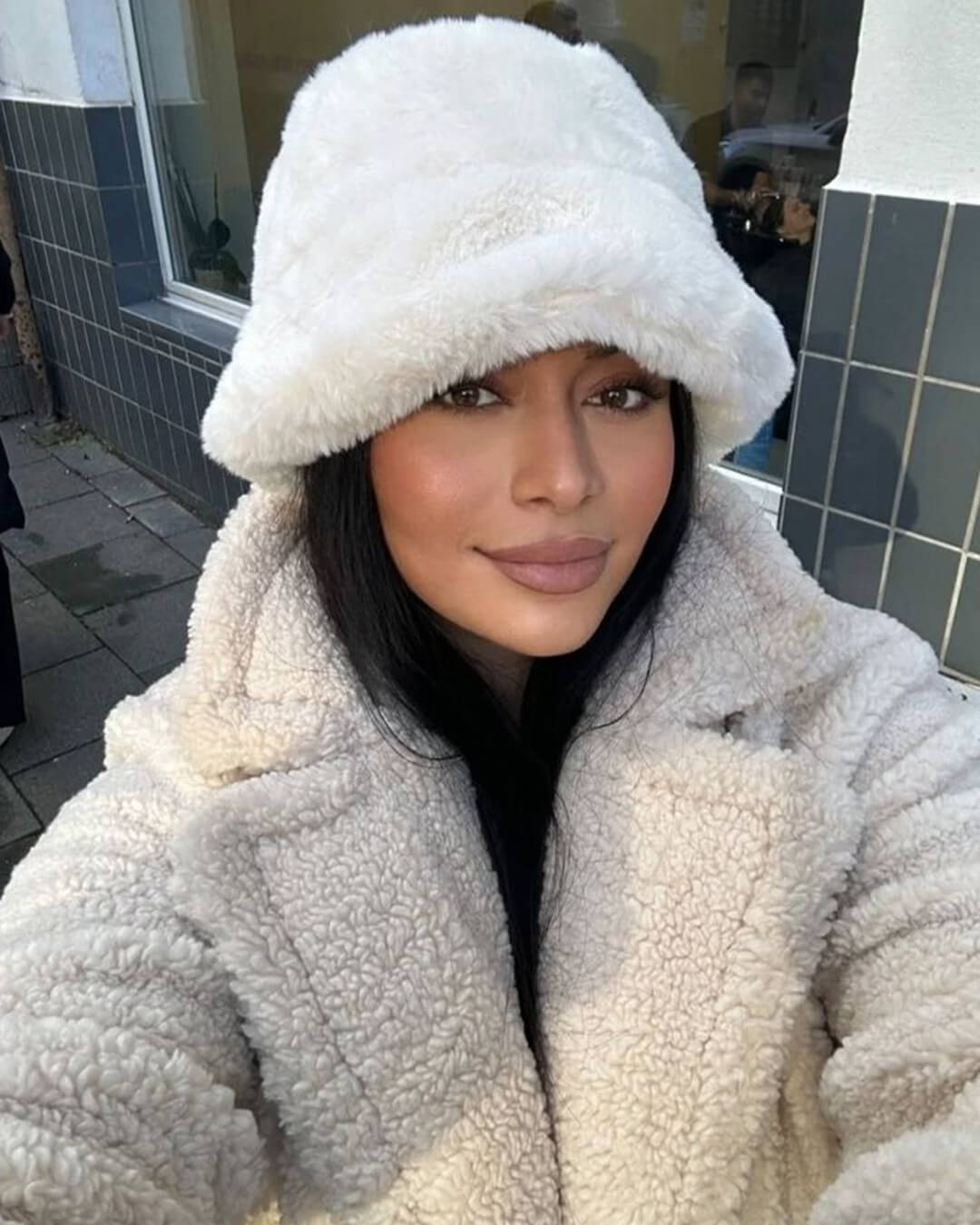 ZEYA - Eden Fluffy Bucket Hat